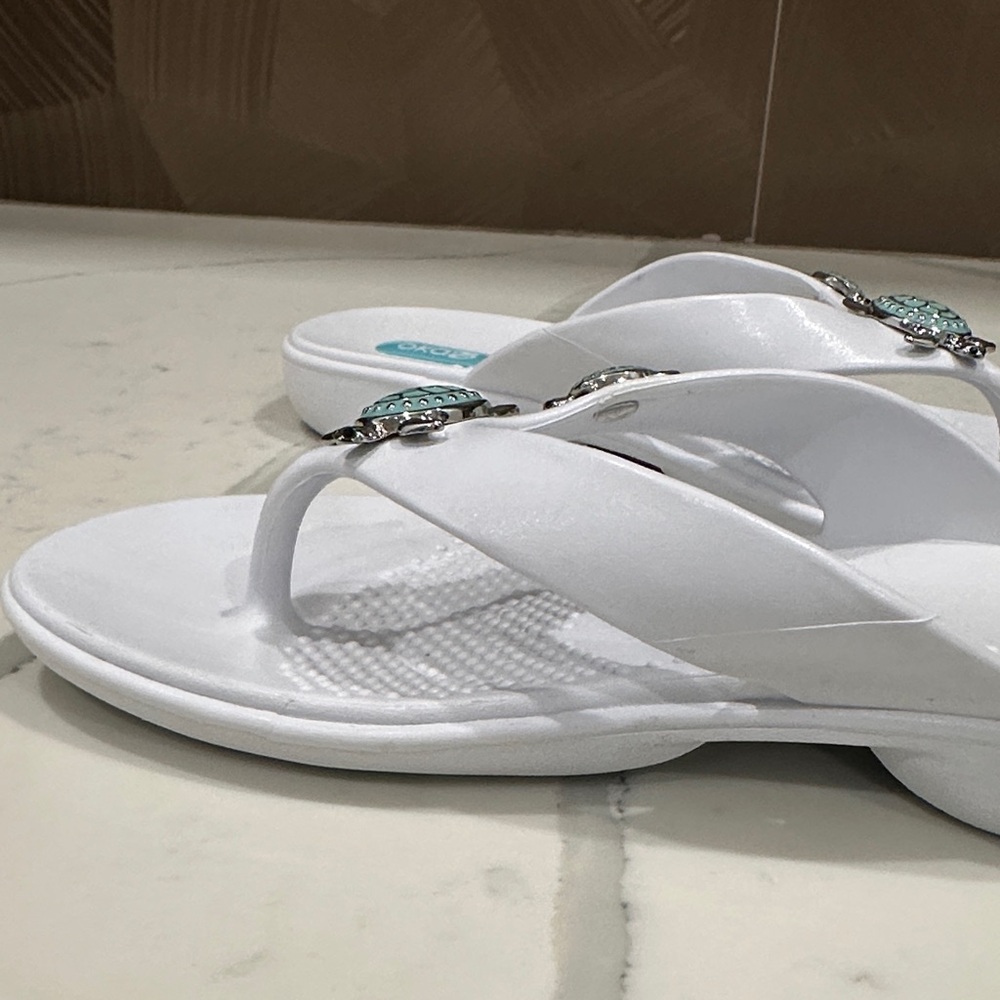 OKA b. White Sandals with Turtle Embellishments - Picture 6 of 12
